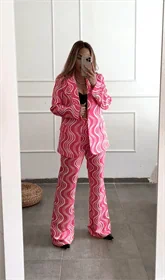 חליפה בהדפס רטרו