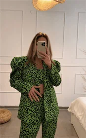 חליפה מנומרת ירוקה