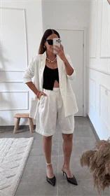 חליפת ברמודה לבנה