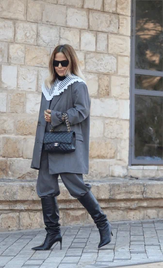 חליפה אפורה