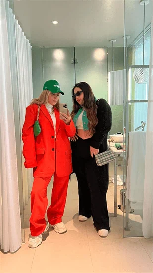 חליפה כתומה