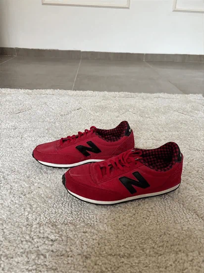 ניו באלאנס צבע אדום