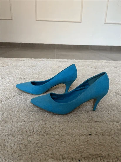 עקבים קלאסיים צבע כחול