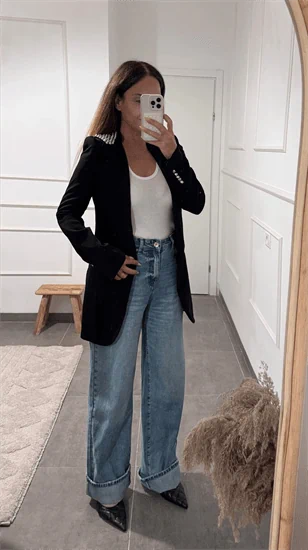 בלייזר שחור ניטים