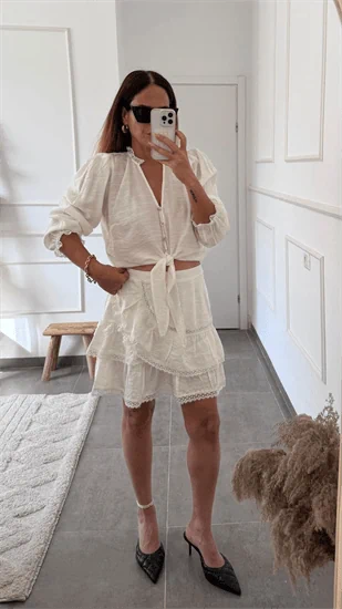 סט חצאית וחולצה לבנים